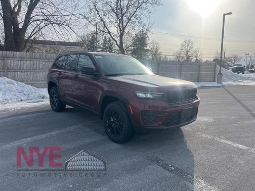 2025 Jeep Grand Cherokee Laredo