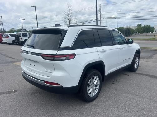 2025 Jeep Grand Cherokee Laredo