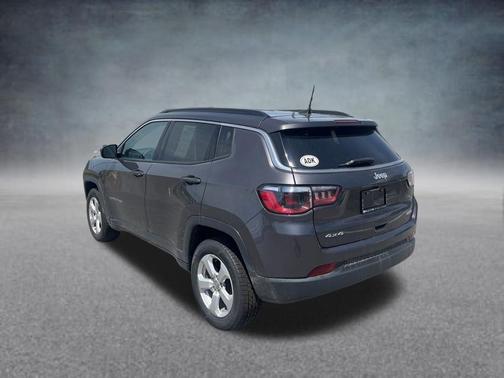 Granite Crystal Clearcoat Metallic 2021 Jeep Compass Latitude