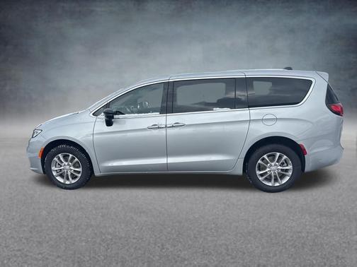 Silver Mist Clearcoat 2026 Chrysler Pacifica Select