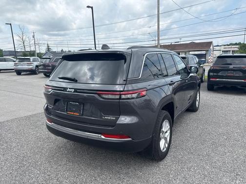 2025 Jeep Grand Cherokee Laredo