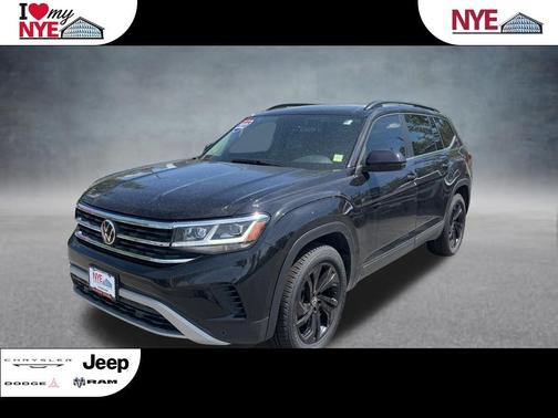 Deep Black Pearl Effect 2022 Volkswagen Atlas 3.6L SE w/Technology