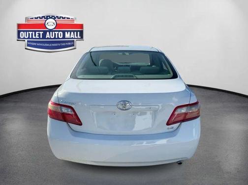 White 2007 Toyota Camry LE