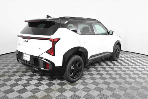 Snow White Pearl 2027 Kia Seltos X-Line