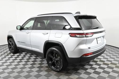 2024 Jeep Grand Cherokee Laredo