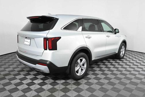 Ivory Silver 2026 Kia Sorento LX