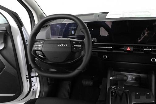 Glacial White Pearl 2026 Kia Sportage EX