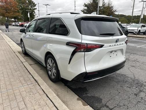 2024 Toyota Sienna Platinum 7 Passenger