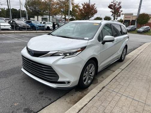 2024 Toyota Sienna Platinum 7 Passenger