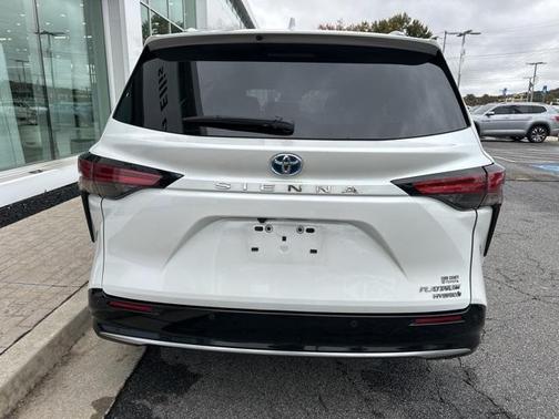 2024 Toyota Sienna Platinum 7 Passenger