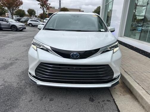 2024 Toyota Sienna Platinum 7 Passenger