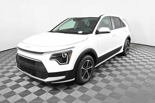 Snow White Pearl 2026 Kia Niro LX