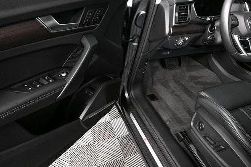 2023 Audi Q5 e 55 S line quattro Premium