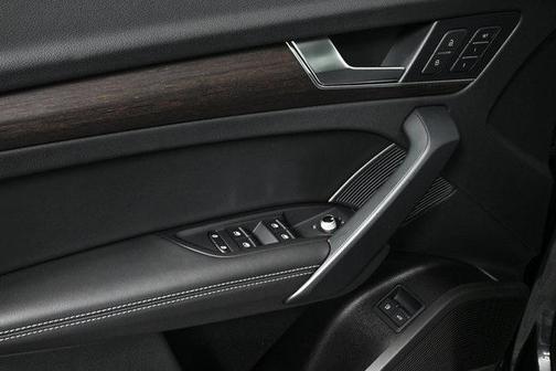 2023 Audi Q5 e 55 S line quattro Premium