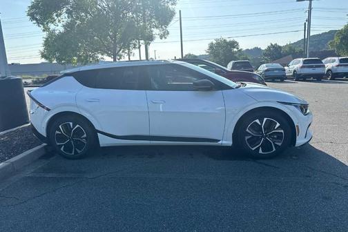Snow White Pearl 2023 Kia EV6 GT-Line