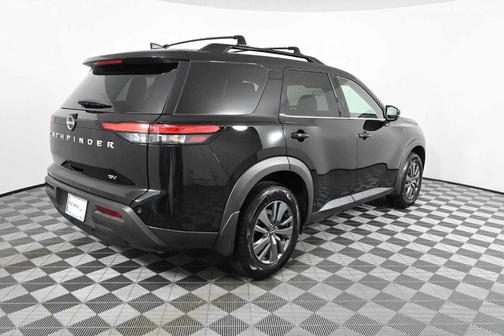 Black 2022 Nissan Pathfinder SV