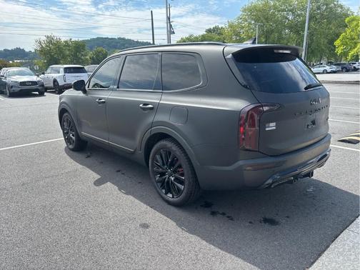 Ebony Black 2022 Kia Telluride SX