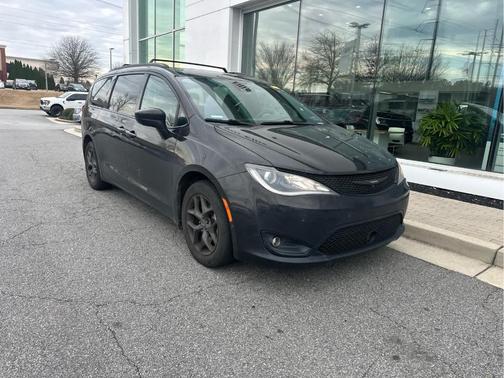 2019 Chrysler Pacifica Touring-L Plus
