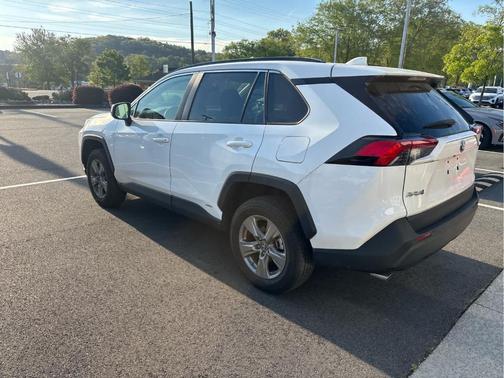2023 Toyota RAV4 Hybrid LE