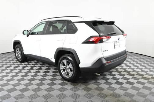 Ice 2023 Toyota RAV4 Hybrid LE