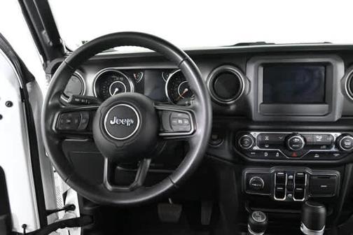 2022 Jeep Gladiator Sport