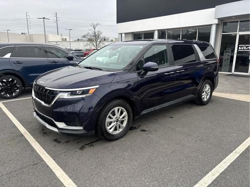 2023 Kia Carnival LX