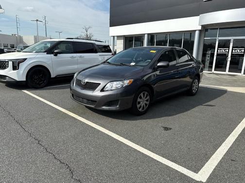 Magnetic Gray Metallic 2009 Toyota Corolla LE