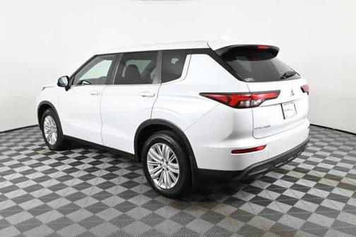 White Diamond 2022 Mitsubishi Outlander ES
