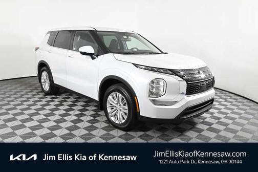 White Diamond 2022 Mitsubishi Outlander ES