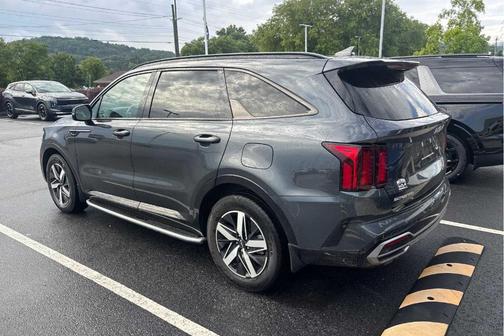 Gray 2023 Kia Sorento S