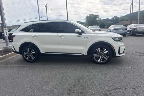 Snow White Pearl 2023 Kia Sorento Hybrid EX