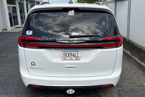 Bright White Clearcoat 2024 Chrysler Pacifica Pinnacle
