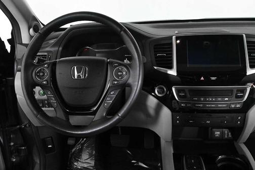 Modern Steel Metallic 2017 Honda Pilot Elite