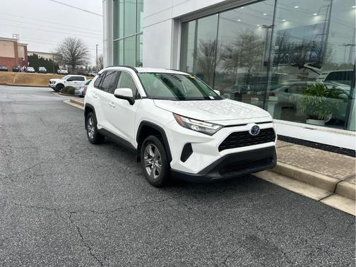 2024 Toyota RAV4 Hybrid LE