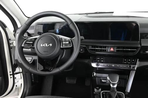 Clear White / Black Roof 2026 Kia Seltos S