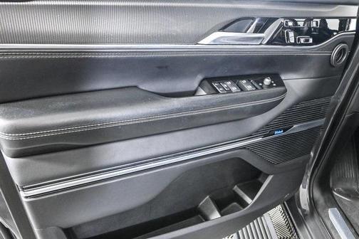 2022 Jeep Grand Wagoneer Series II