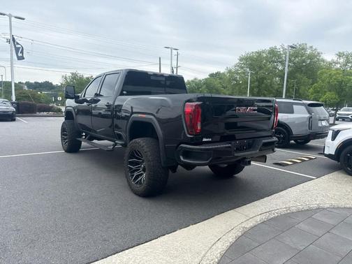 Onyx Black 2022 GMC Sierra 2500 AT4