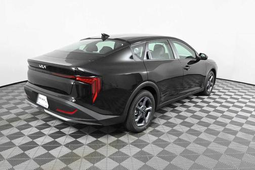 Aurora Black Pearl 2026 Kia K4