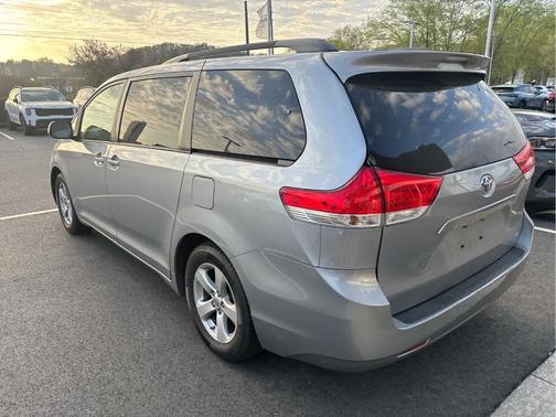 2013 Toyota Sienna LE