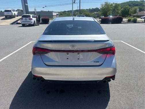 Celestial Silver Metallic 2019 Toyota Avalon XSE