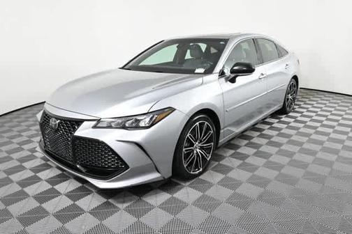 Celestial Silver Metallic 2019 Toyota Avalon XSE