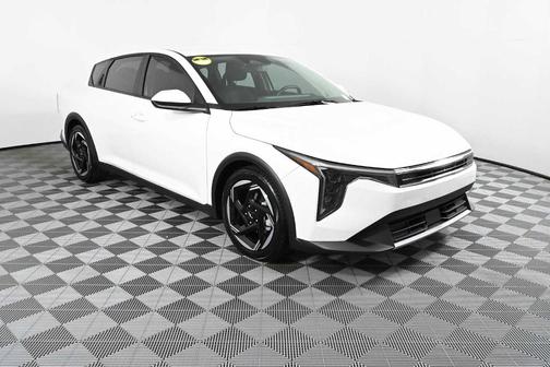 Snow White Pearl 2025 Kia K4 EX