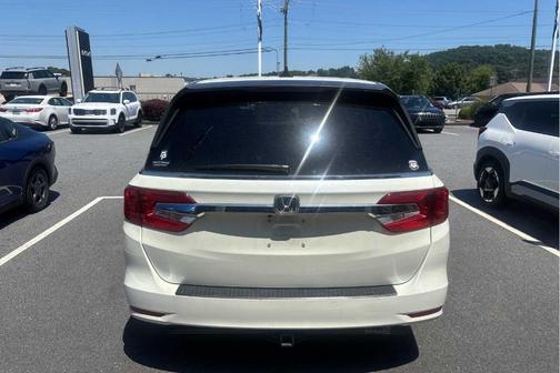 White Diamond Pearl 2019 Honda Odyssey EX-L w/Navigation/RES