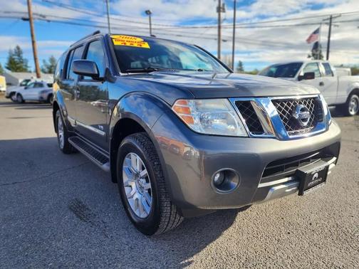 2008 Nissan Pathfinder LE