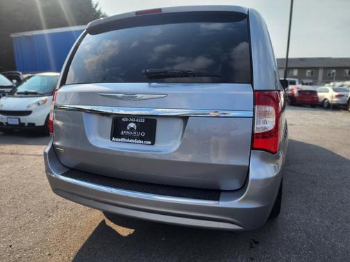 2014 Chrysler Town & Country Touring