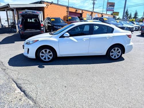 2013 Mazda Mazda3 i Sport