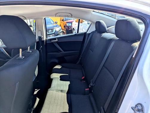 2013 Mazda Mazda3 i Sport