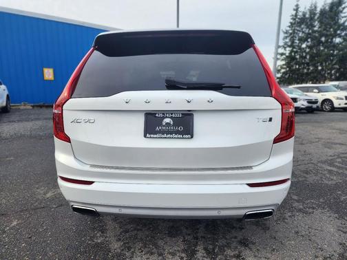 2016 Volvo XC90 T5 Momentum