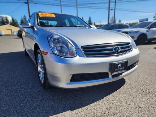 Silver 2005 INFINITI G35x Base