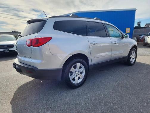 Silver Ice Metallic 2012 Chevrolet Traverse LT